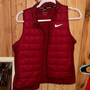 Nike sportswear vest size medium